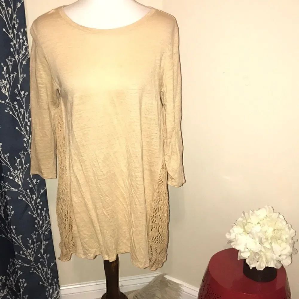 Tyler Boe Neutral Linen Tunic Top w/ Lace Inserts